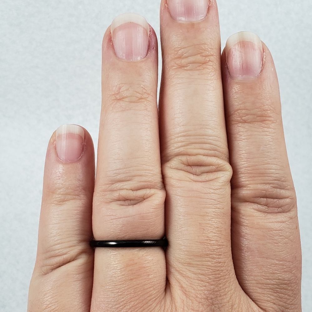 2mm Black Titanium Band - Picture 7 of 8